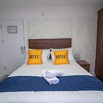 Oyo Brunel Hotel