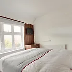 Oyo Brunel Hotel
