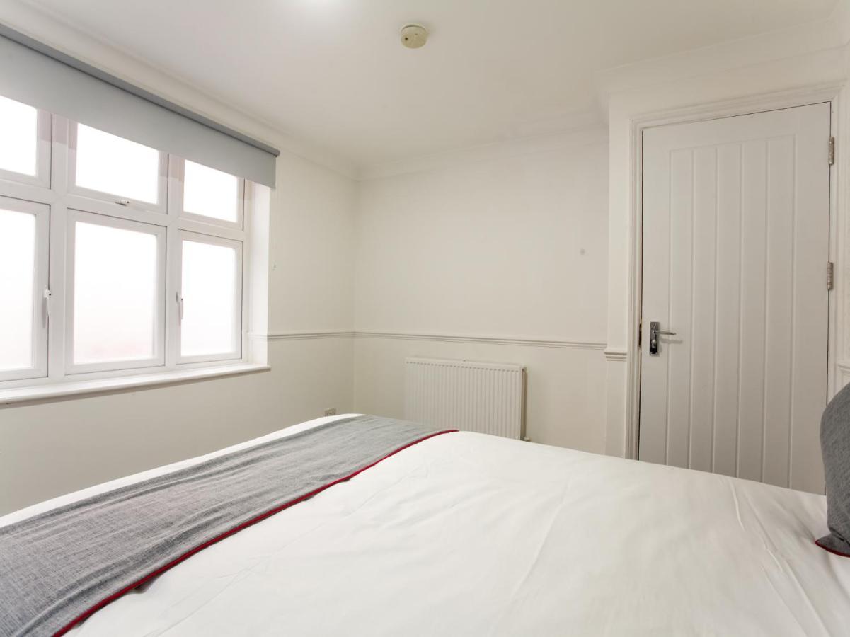Oyo Brunel Hotel 2*